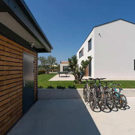 Absolute Traumvilla Mit Pool, Sauna, Whirlpool, 6 Bikes, Tischtennis, Outdoor-kueche, Grillkamin *