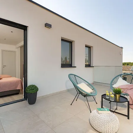 Absolute Traumvilla Mit Pool, Sauna, Whirlpool, 6 Bikes, Tischtennis, Outdoor-kueche, Grillkamin *
