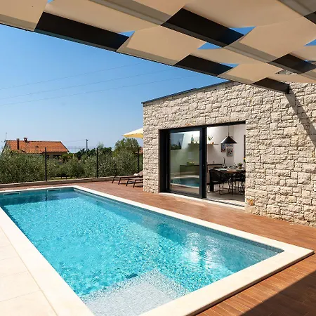 Absolute Traumvilla Mit Pool, Sauna, Whirlpool, 6 Bikes, Tischtennis, Outdoor-kueche, Grillkamin Stuti