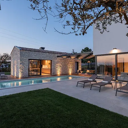 Σπίτι διακοπών Absolute Traumvilla Mit Pool, Sauna, Whirlpool, 6 Bikes, Tischtennis, Outdoor-kueche, Grillkamin Stuti