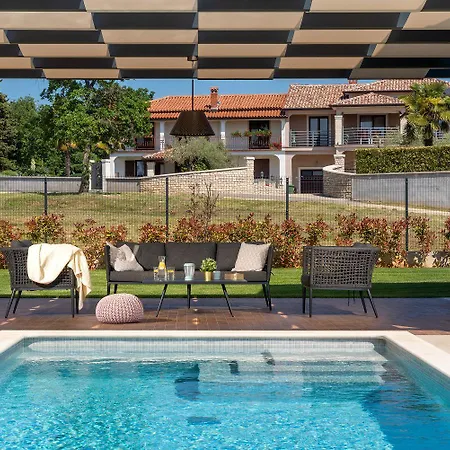 Absolute Traumvilla Mit Pool, Sauna, Whirlpool, 6 Bikes, Tischtennis, Outdoor-kueche, Grillkamin Stuti