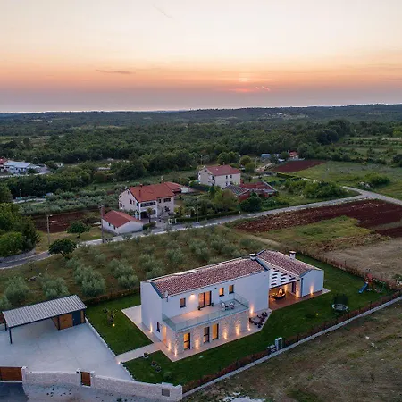 Absolute Traumvilla Mit Pool, Sauna, Whirlpool, 6 Bikes, Tischtennis, Outdoor-kueche, Grillkamin * Stuti