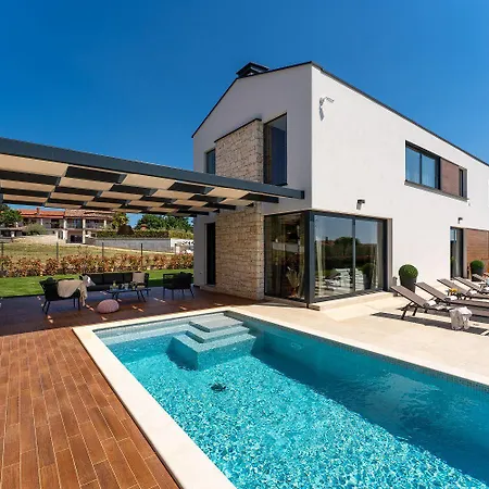 Absolute Traumvilla Mit Pool, Sauna, Whirlpool, 6 Bikes, Tischtennis, Outdoor-kueche, Grillkamin Stuti